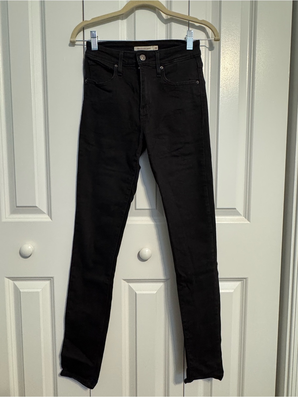 Levi's Women's Black Skinny Jeans - 721 High Rise - size 26